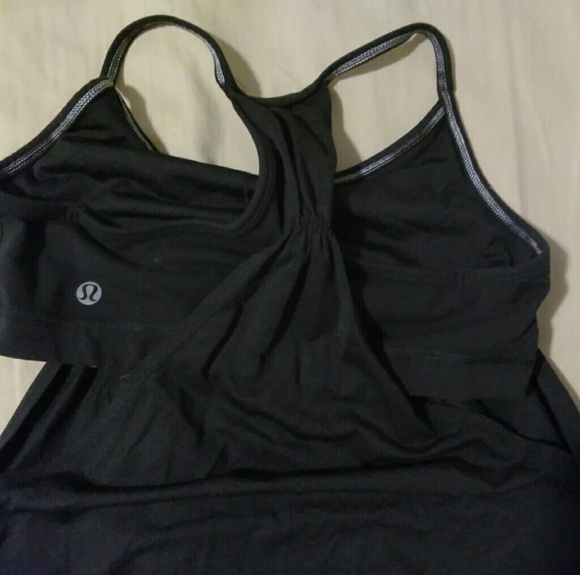 Lululemon Black Built in Bra Tank Top Sz 6 - Picture 3 of 4